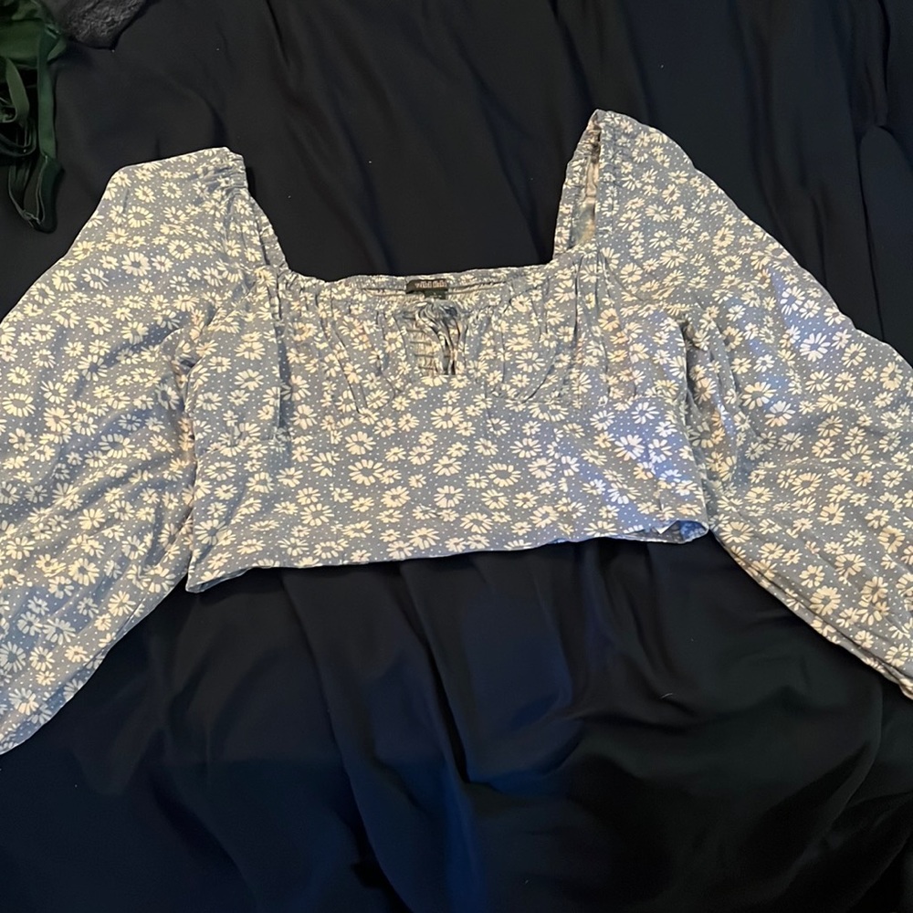 Large wild fable baby blue floral top